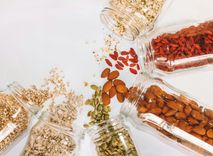 Wie man Niacin und Niacinamid unterscheidet